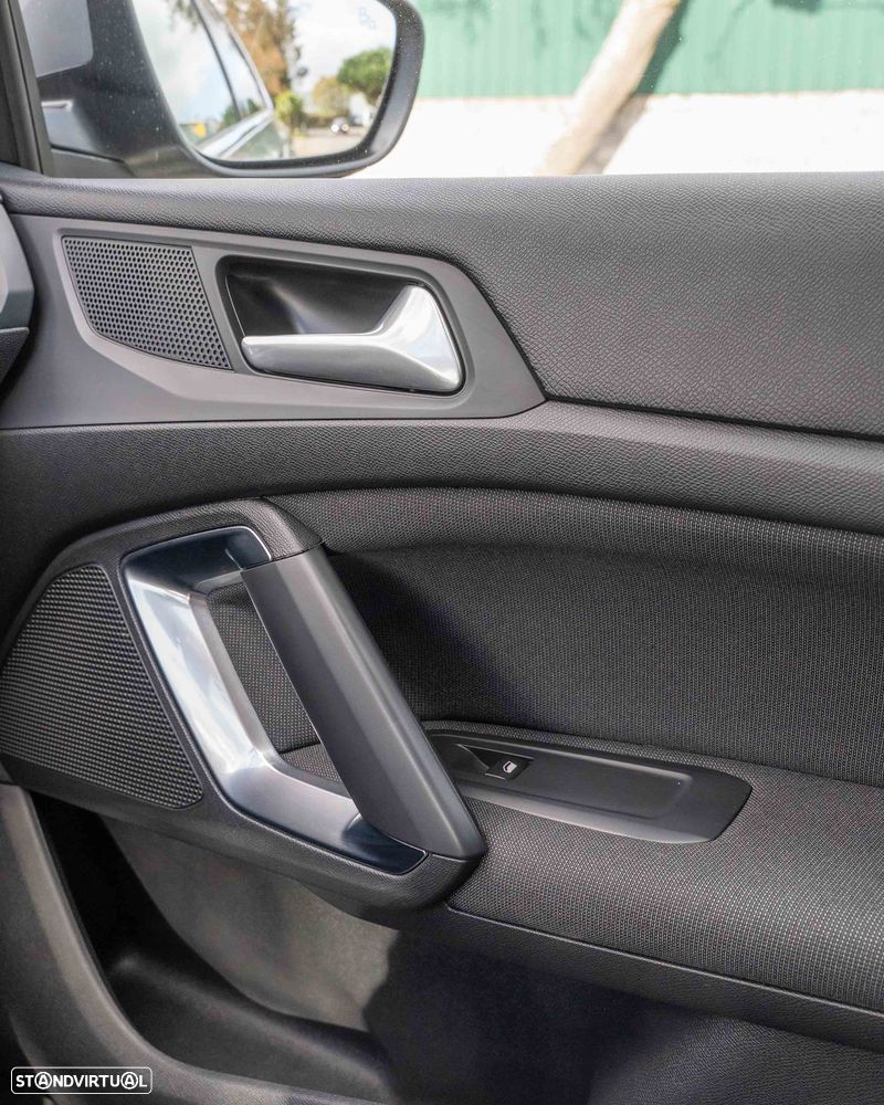 Peugeot 308 PureTech 130 EAT8 Active Pack - 26