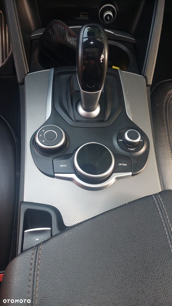 Alfa Romeo Stelvio - 7