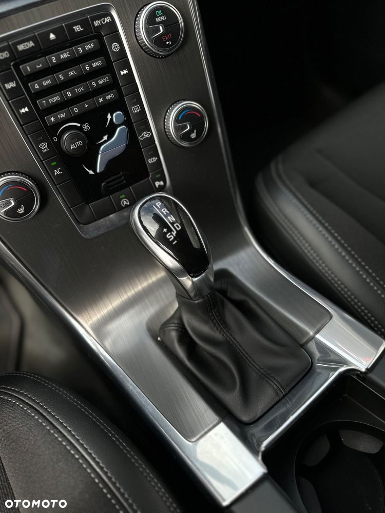 Volvo XC 60 - 25