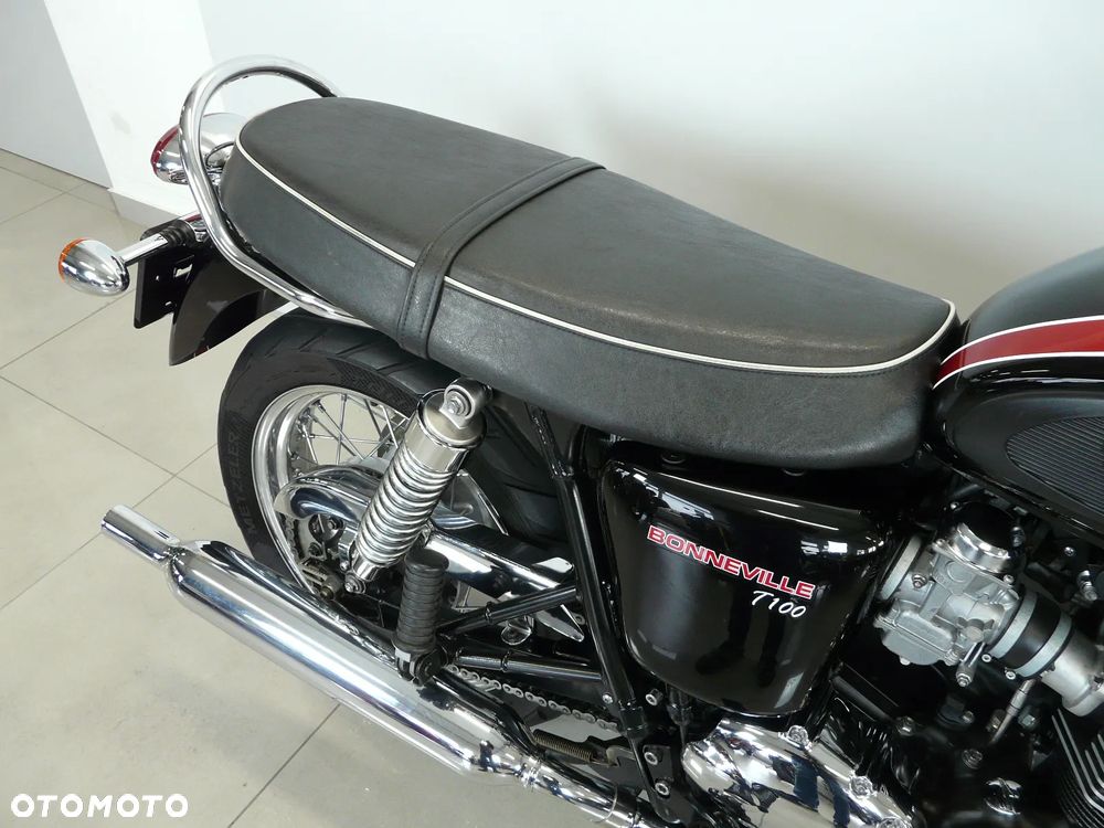 Triumph Bonneville - 26