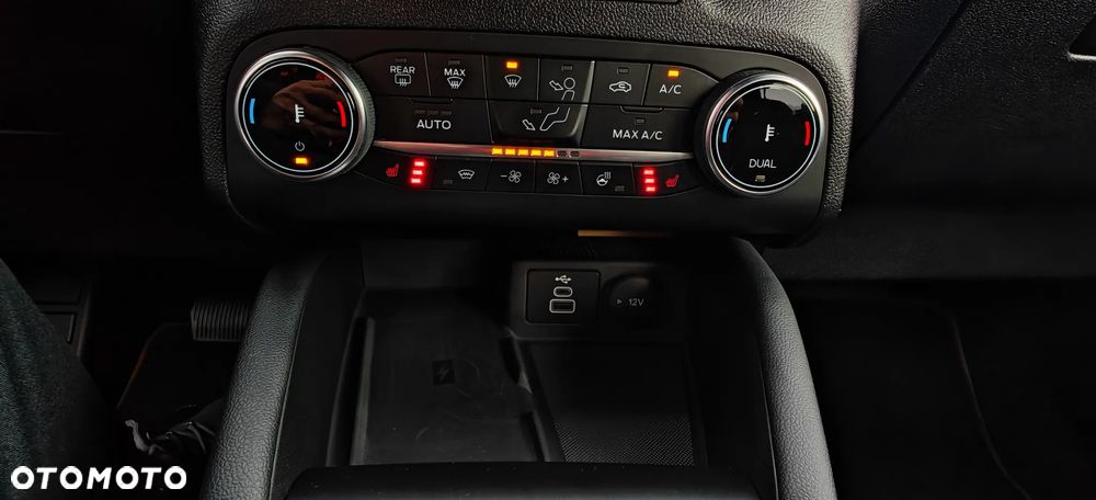 Ford Kuga 2.5 Duratec PHEV ST-LINE X - 35