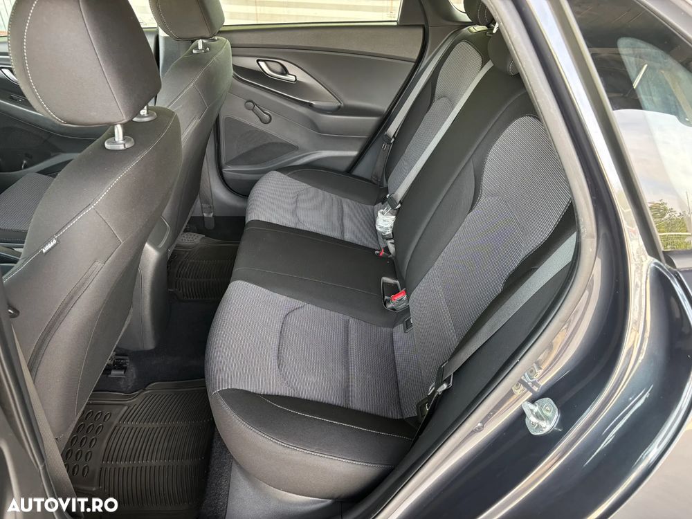 Hyundai i30 1.5 110CP M/T Comfort - 29