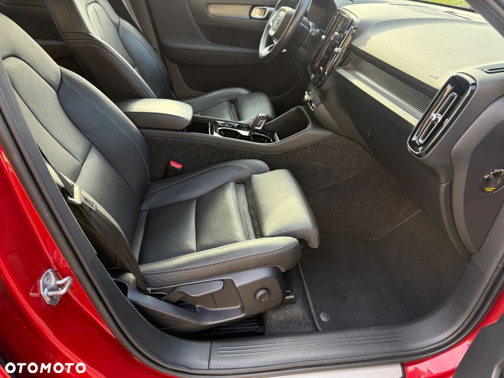 Volvo XC 40 B4 B AWD R-Design - 18