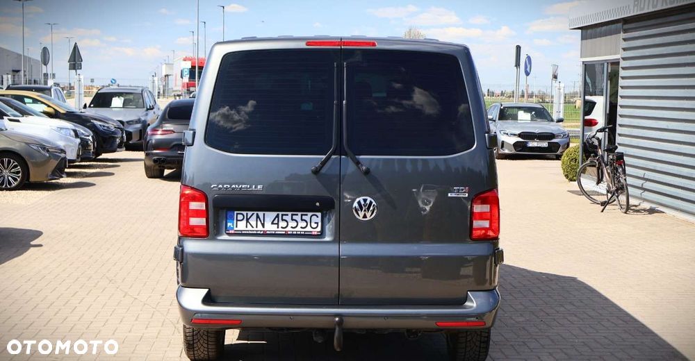 Volkswagen Caravelle - 8