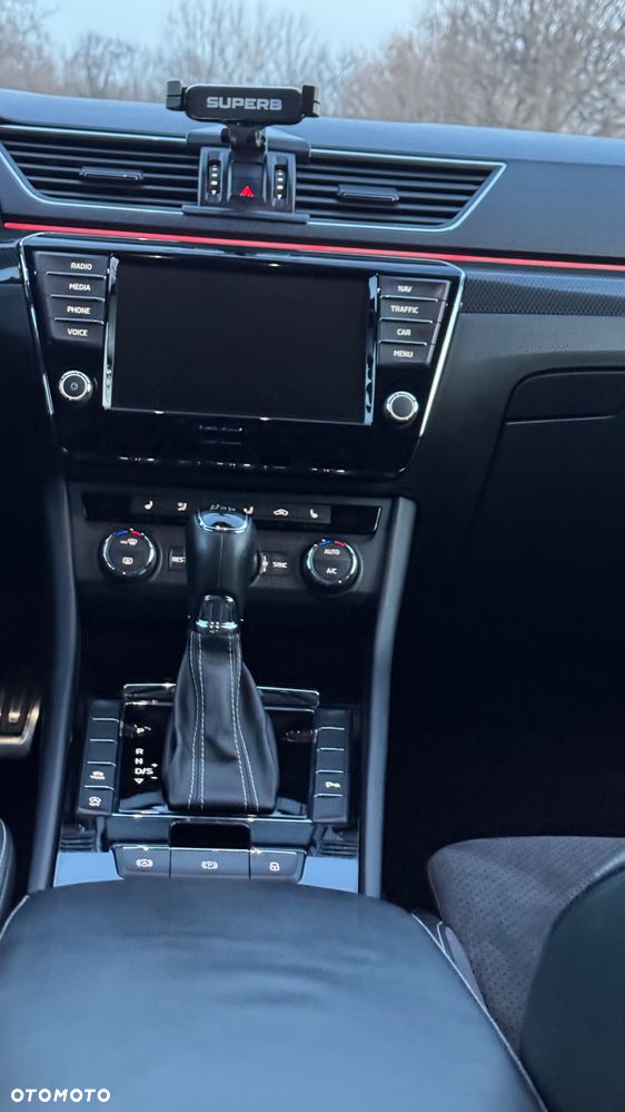 Skoda Superb 2.0 TDI DSG Sportline - 13