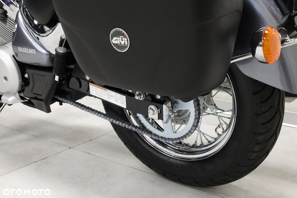 Suzuki Intruder - 40