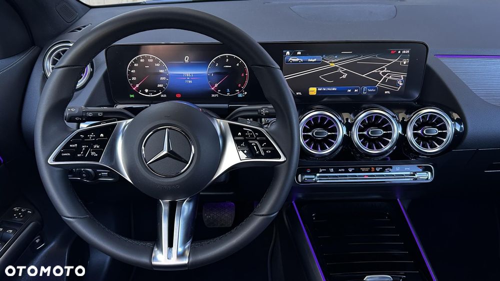 Mercedes-Benz GLA 200 d - 14