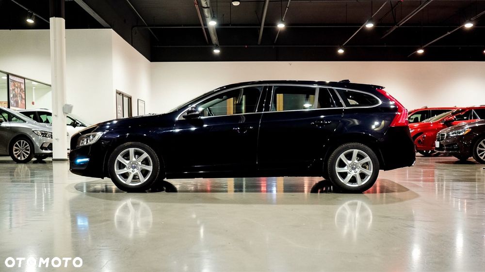 Volvo V60 D4 Drive-E Momentum - 11