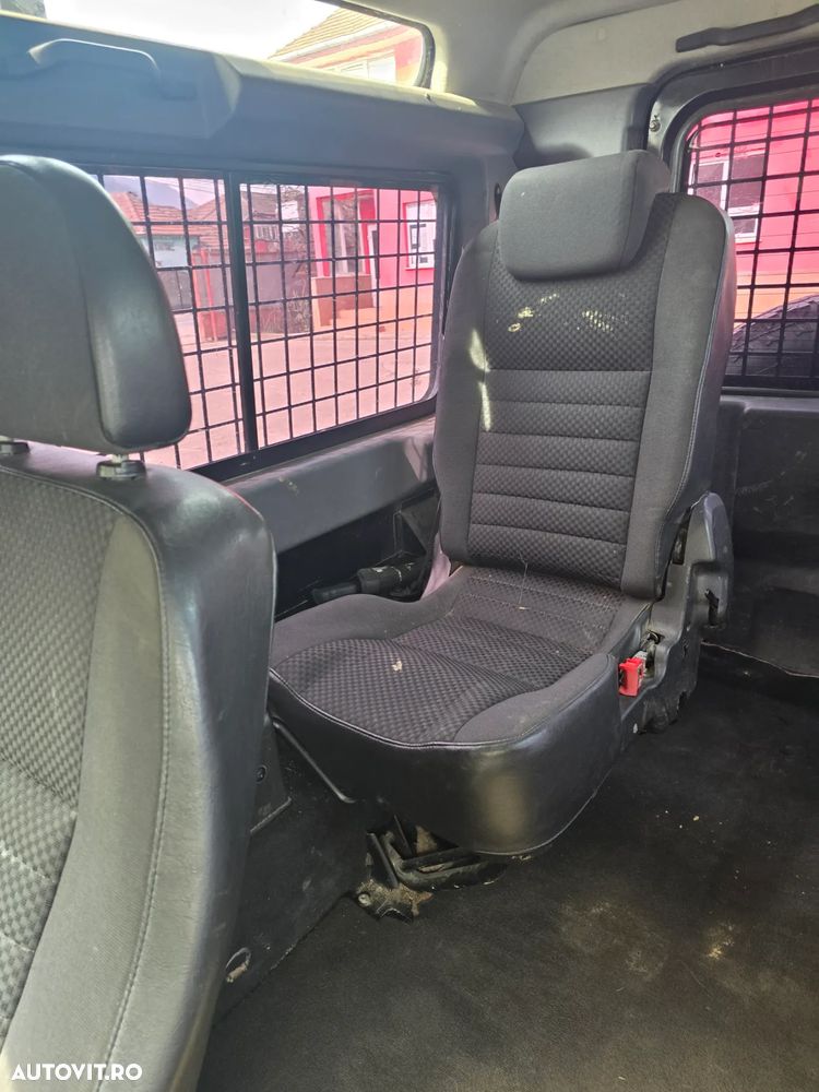 Land Rover Defender 90 2.4I S/W SE - 15