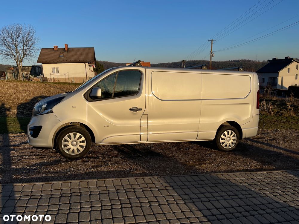 Opel Vivaro - 10