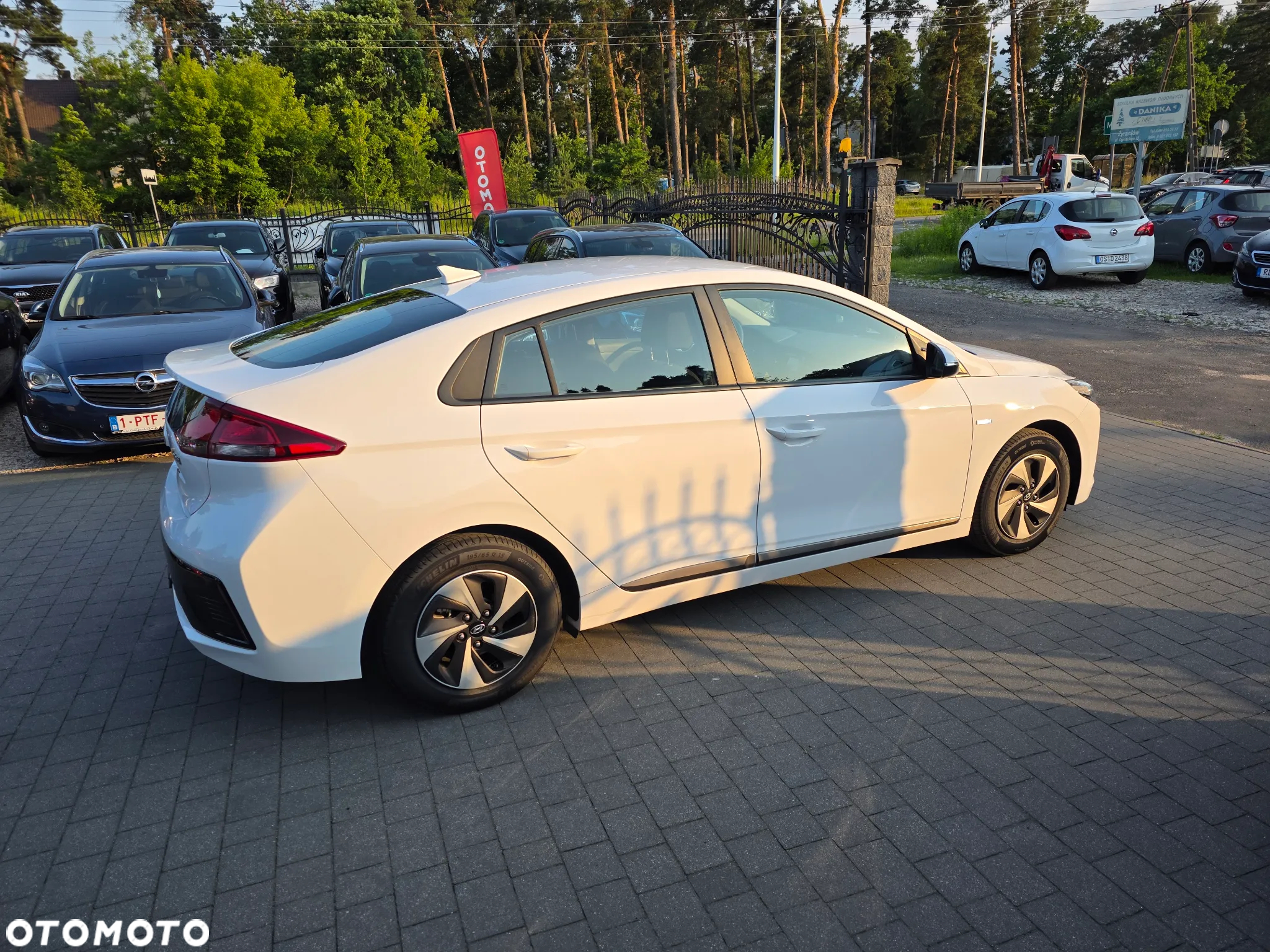 Hyundai IONIQ hybrid Business - 2