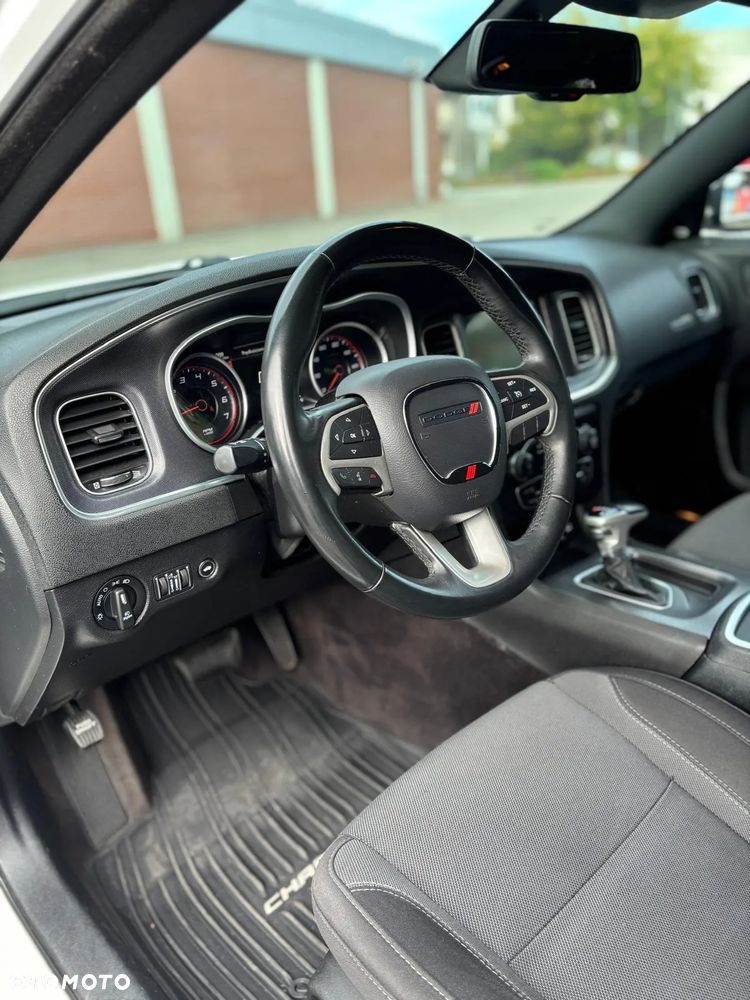 Dodge Charger 3.6 SXT AWD - 12