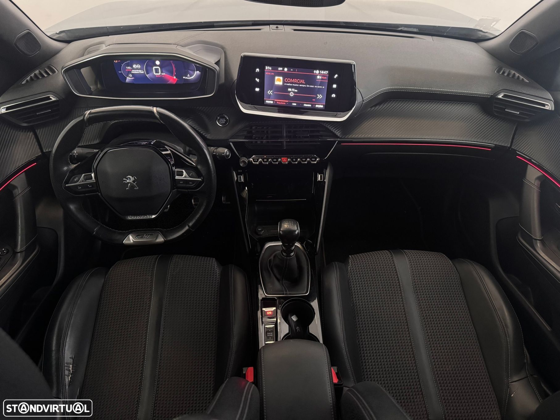 Peugeot 2008 1.2 PureTech GT Line - 4