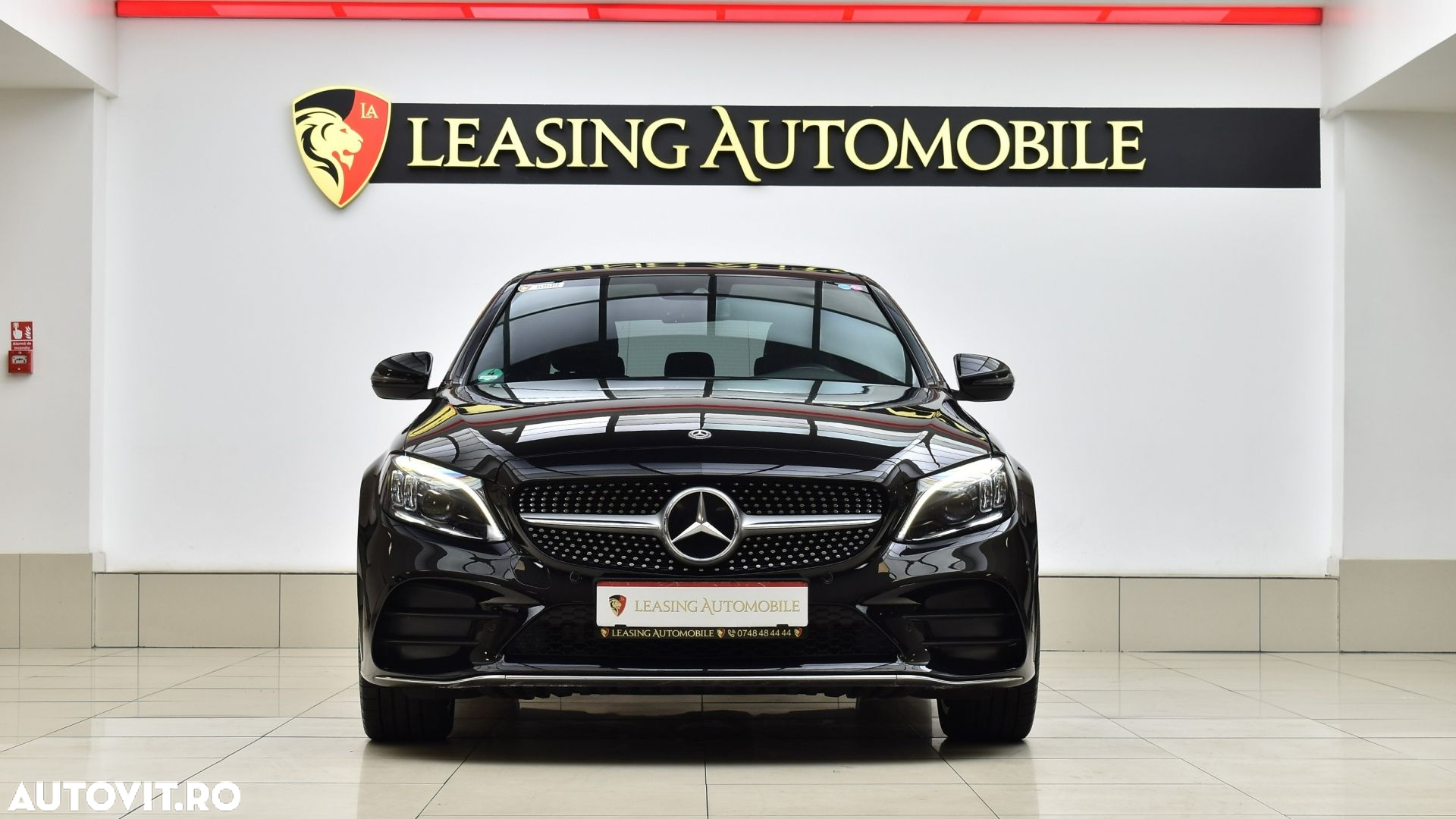 Mercedes-Benz C 300 e 4Matic 9G-TRONIC AMG Line - 3