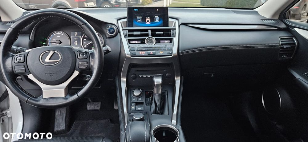 Lexus NX 300h Executive Line - 16