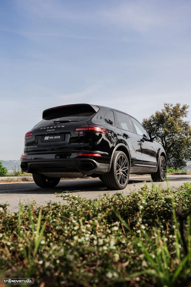 Porsche Cayenne Platinum Edition - 18