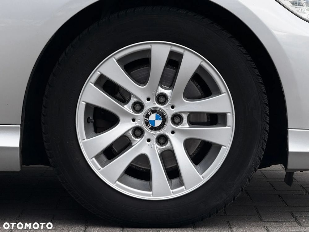 BMW Seria 3 318d Touring Sport Line - 5