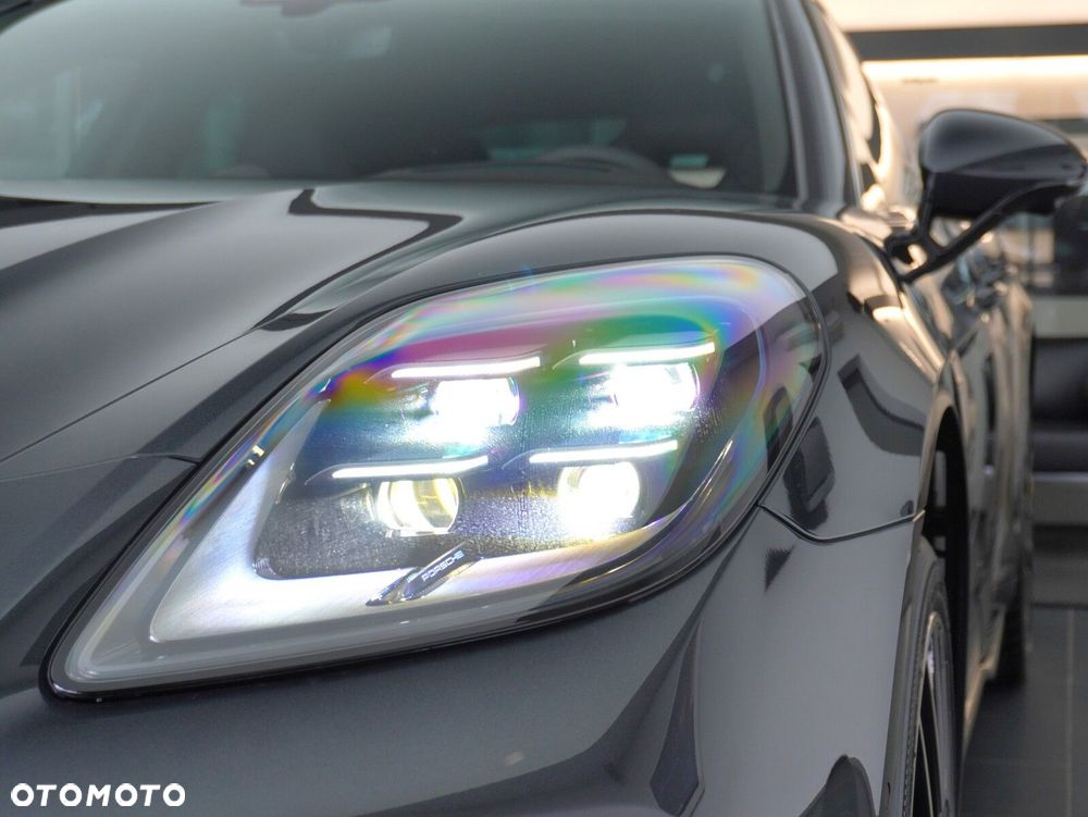 Porsche Panamera 4 - 11