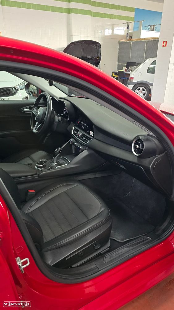 Alfa Romeo Giulia 2.2 D Sprint AT8 - 14