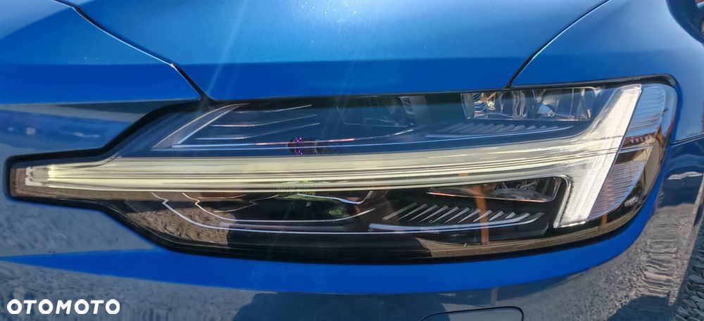 Volvo V60 D4 AWD R-Design - 8