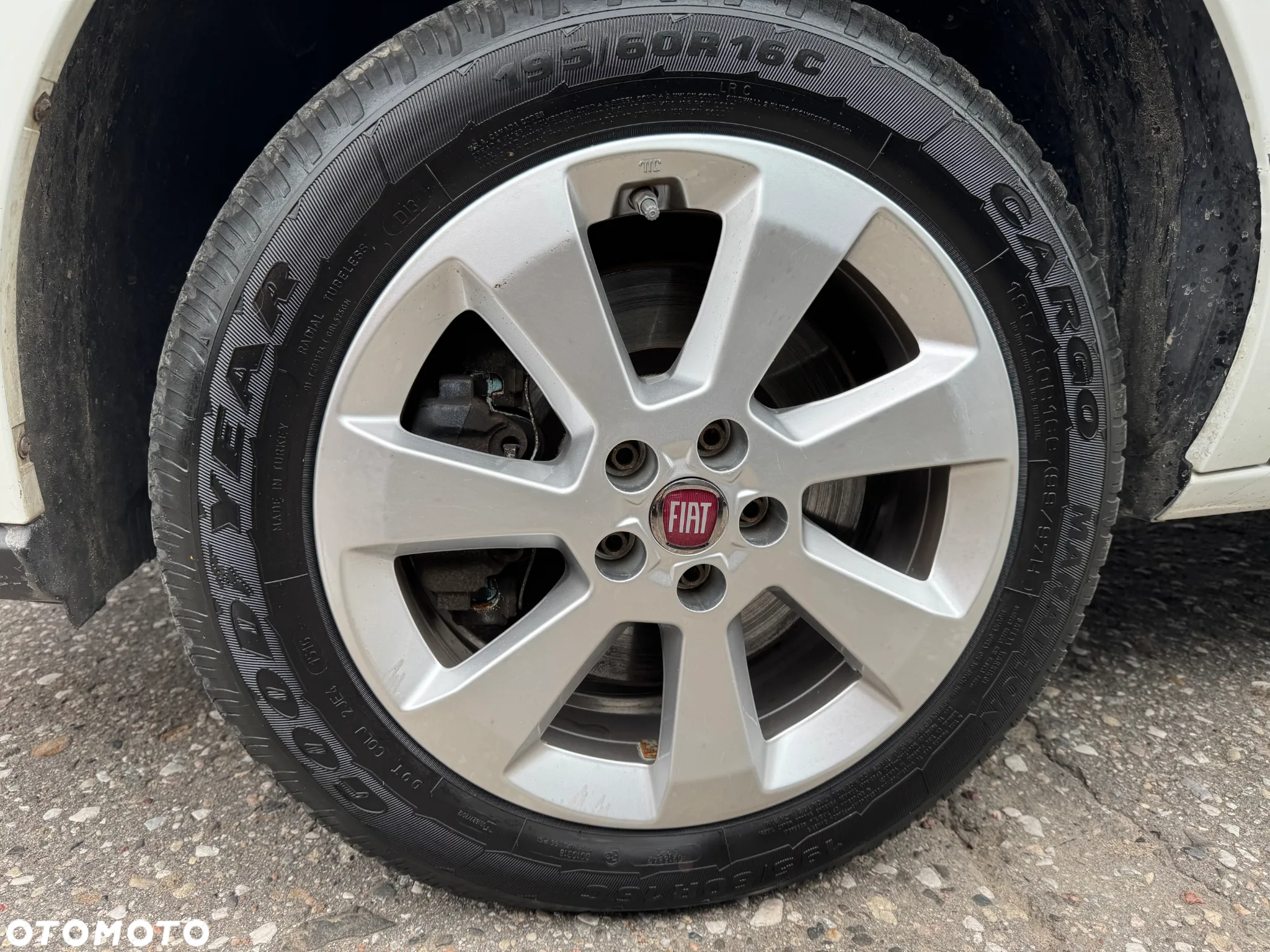 Fiat Doblo 1.4 T-Jet 16V Dynamic - 27