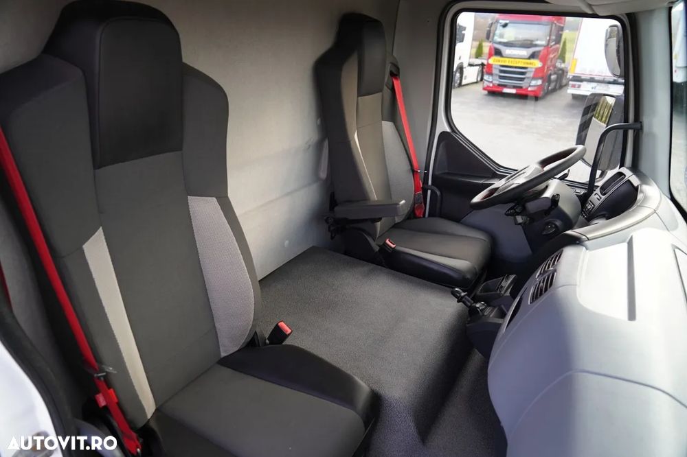 Renault D 210 / 4x2 / CONTAINER / 8,6 M / PODEA RESISTENTĂ / ELEVATOR DHOLLANDIA - 34