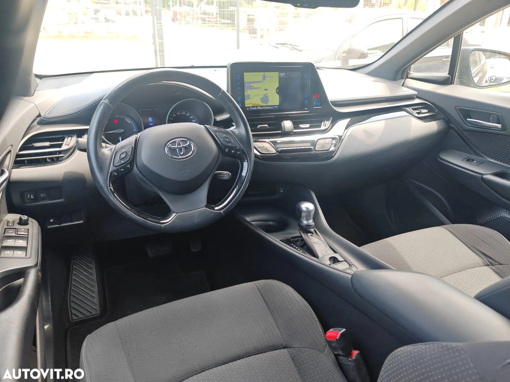 Toyota C-HR - 8