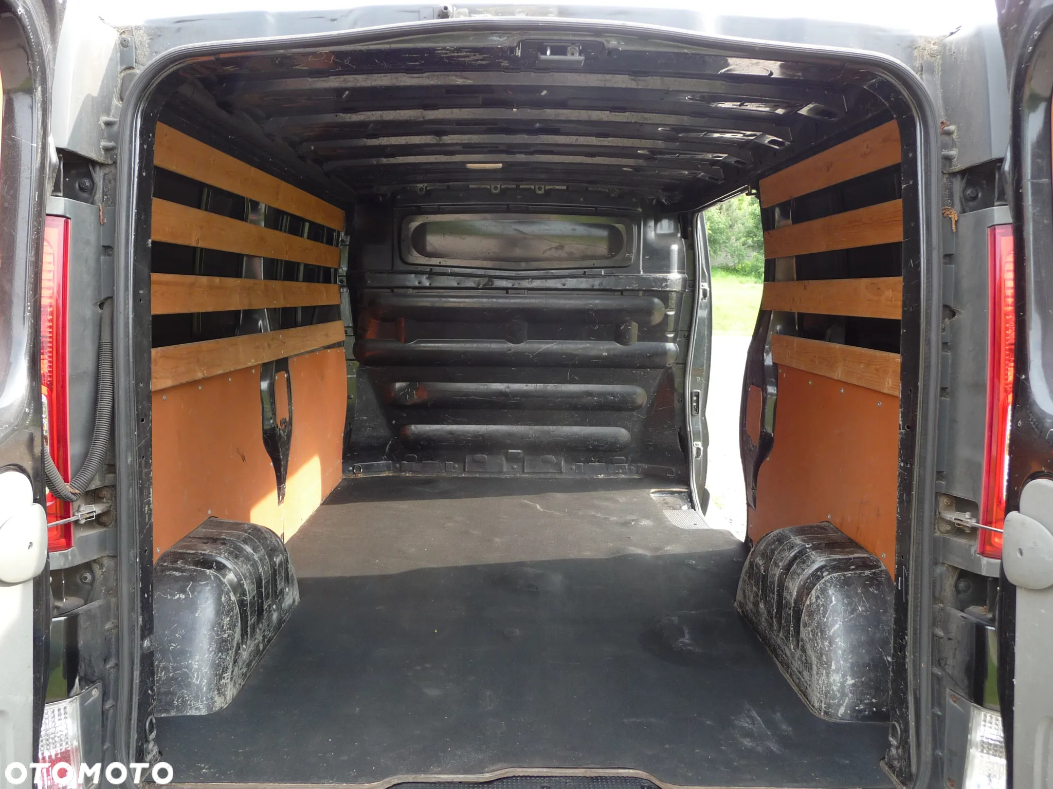 Opel Vivaro - 8