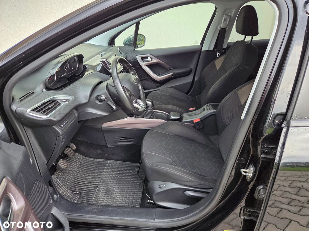 Peugeot 2008 - 8