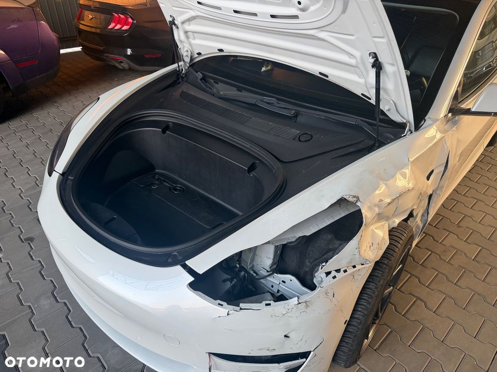 Tesla Model 3 - 2