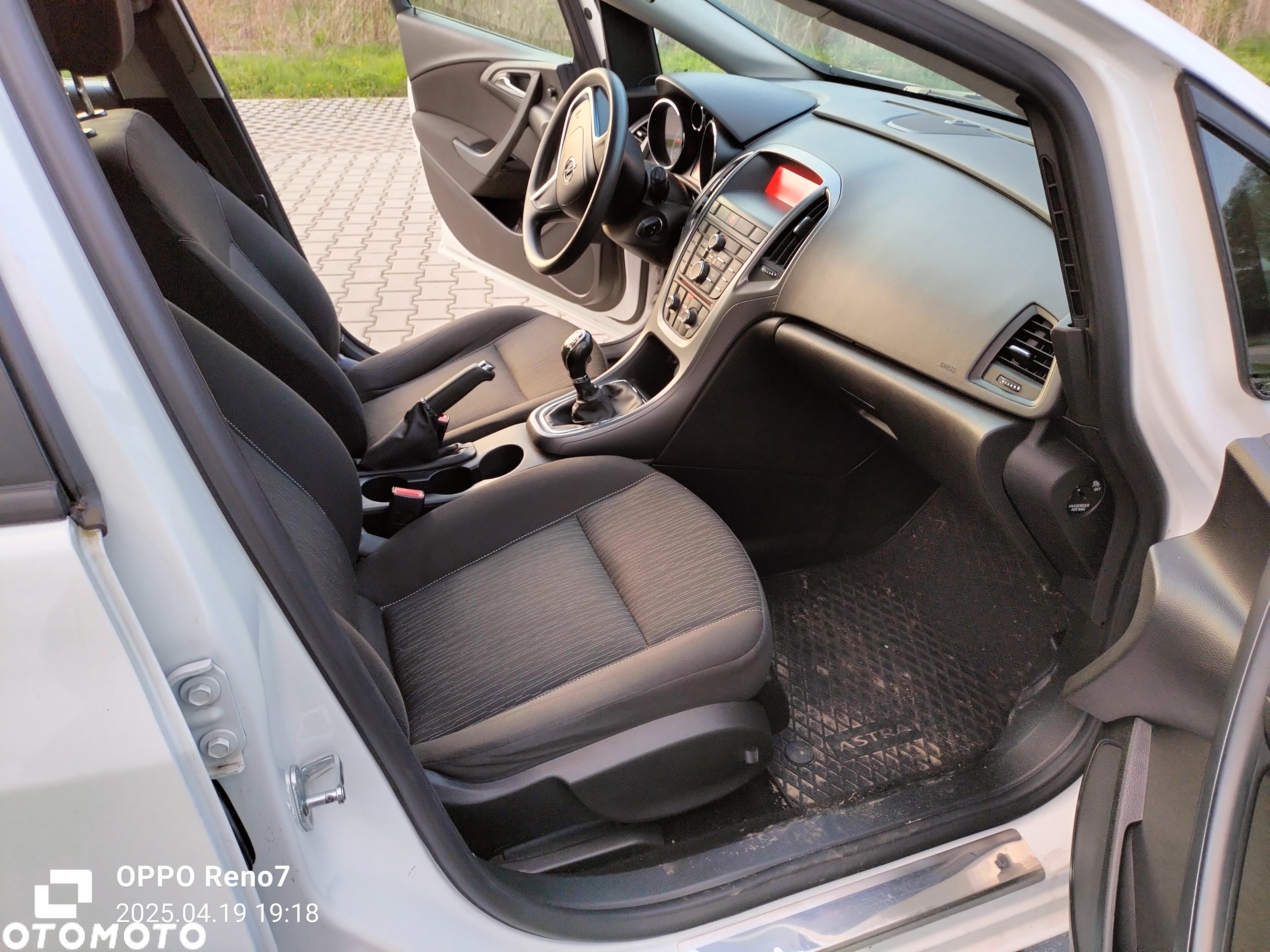 Opel Astra IV 1.4 T Sport - 12