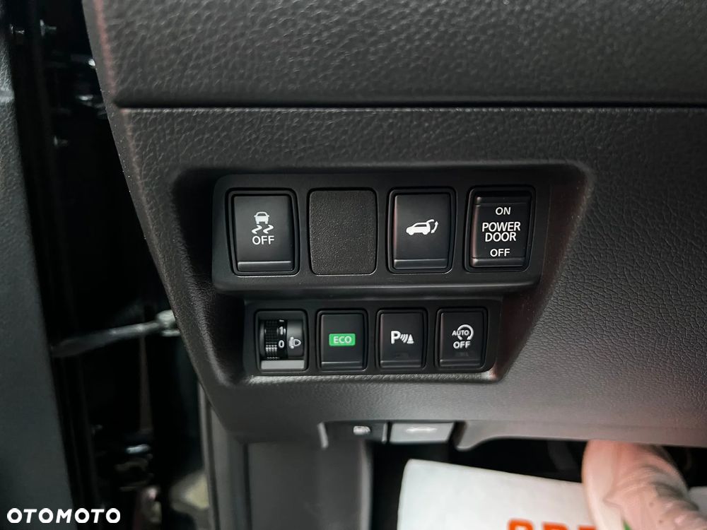 Nissan X-Trail 2.0 dCi Tekna Xtronic 4WD - 27