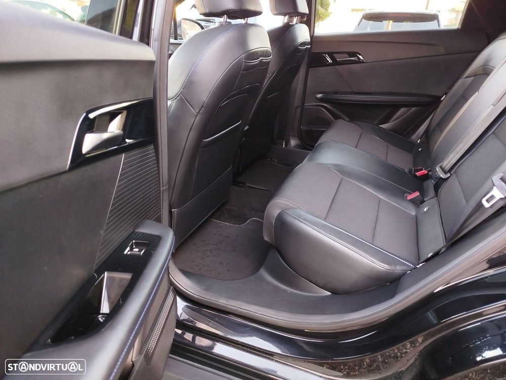 MG MG4 64 kWh Luxury - 35