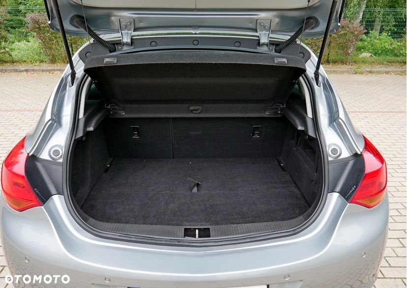 Opel Astra 1.4 Turbo Design Edition - 28