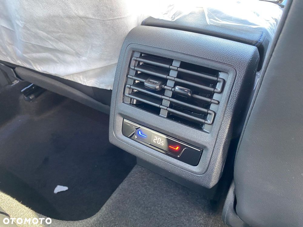 Volkswagen Golf 2.0 TSI 4Motion R DSG - 9