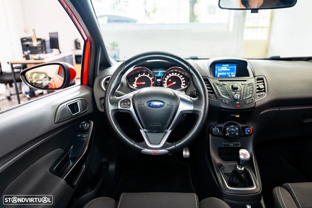 Ford Fiesta 1.6 EcoBoost ST - 40