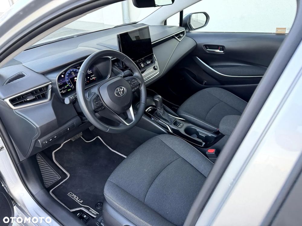 Toyota Corolla 1.8 Hybrid Comfort - 23