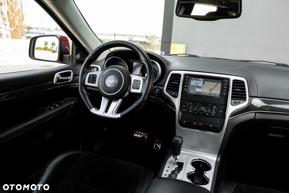 Jeep Grand Cherokee SRT8 - 28