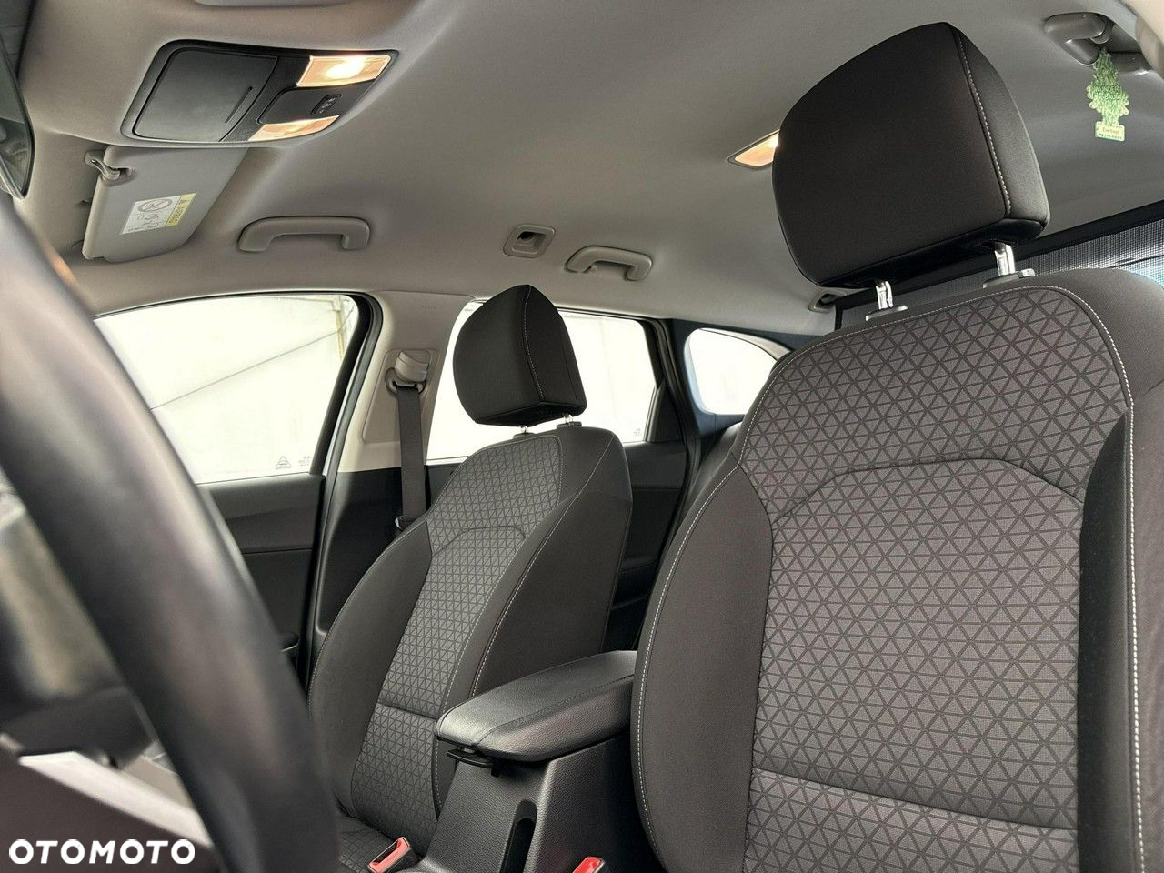 Kia Ceed - 11