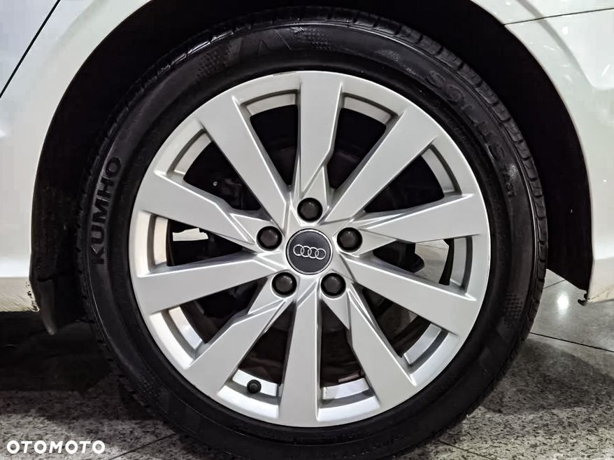 Audi A3 Limousine 40 TFSI quattro S tronic design - 8