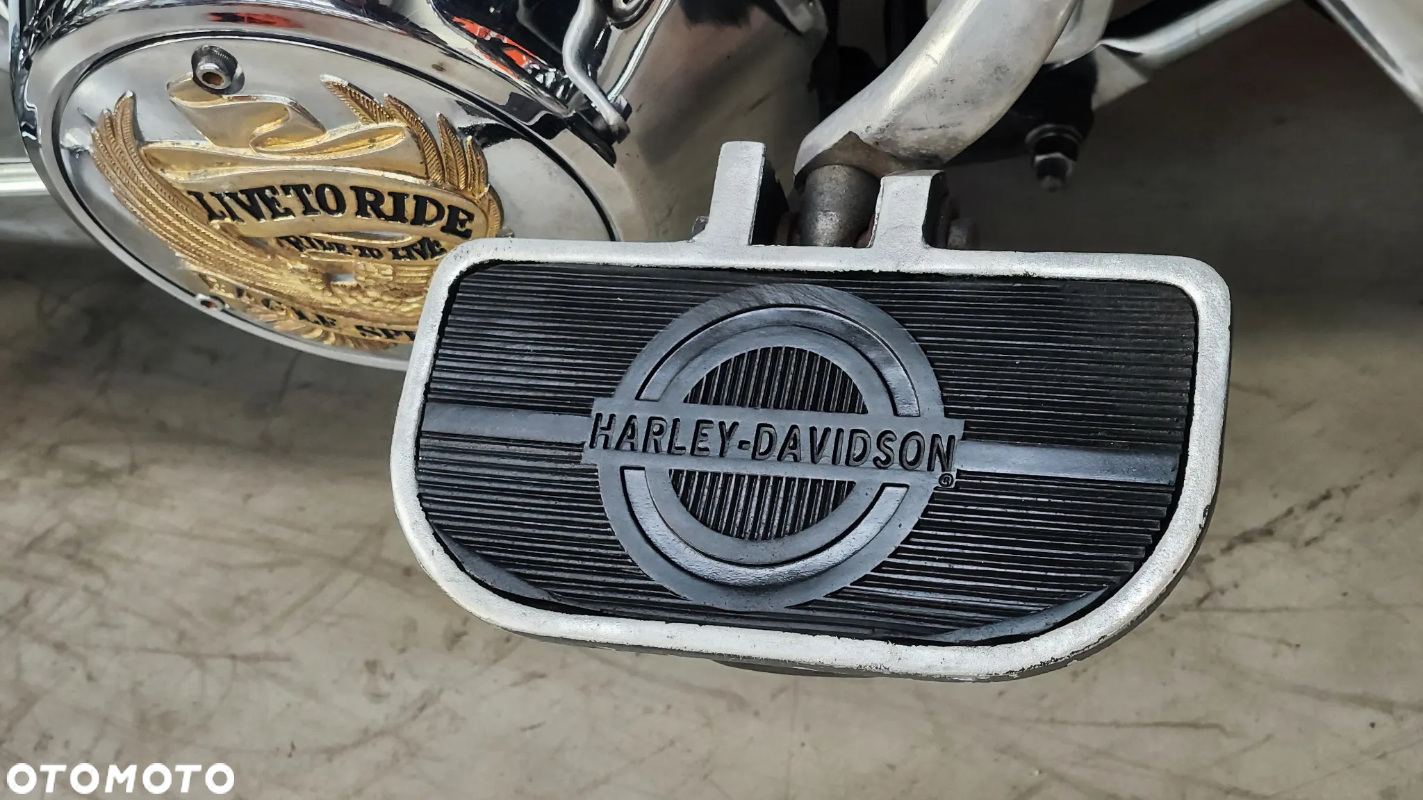 Harley-Davidson FLH Electra Glide - 19