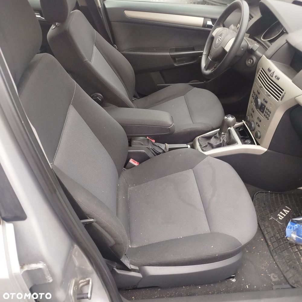 Opel Astra H na części . - 5