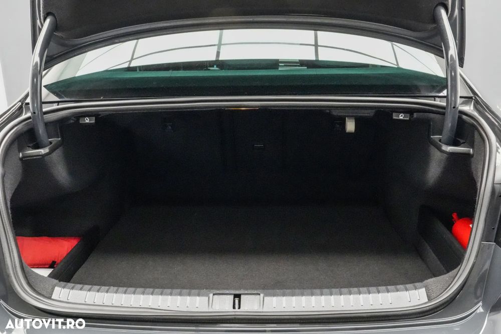 Volkswagen Passat 2.0 TSI ACT OPF DSG Highline - 26