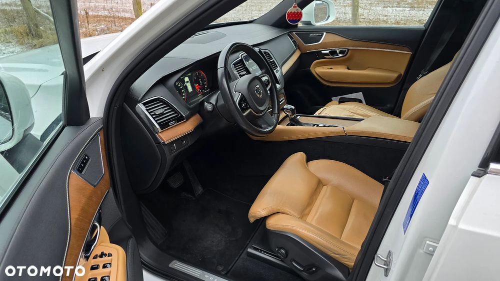 Volvo XC 90 D5 SCR AWD Inscription 7os - 15