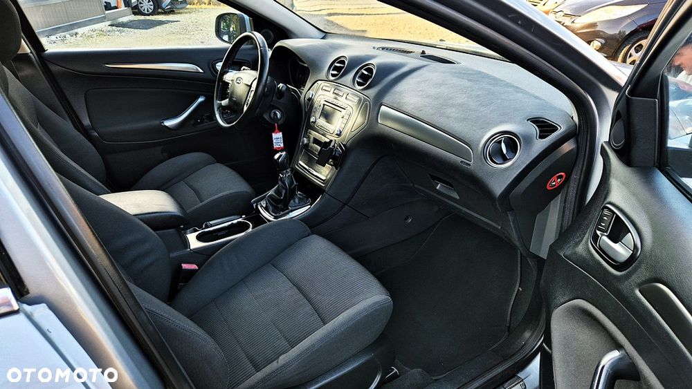 Ford Mondeo 2.0 Platinium X - 37
