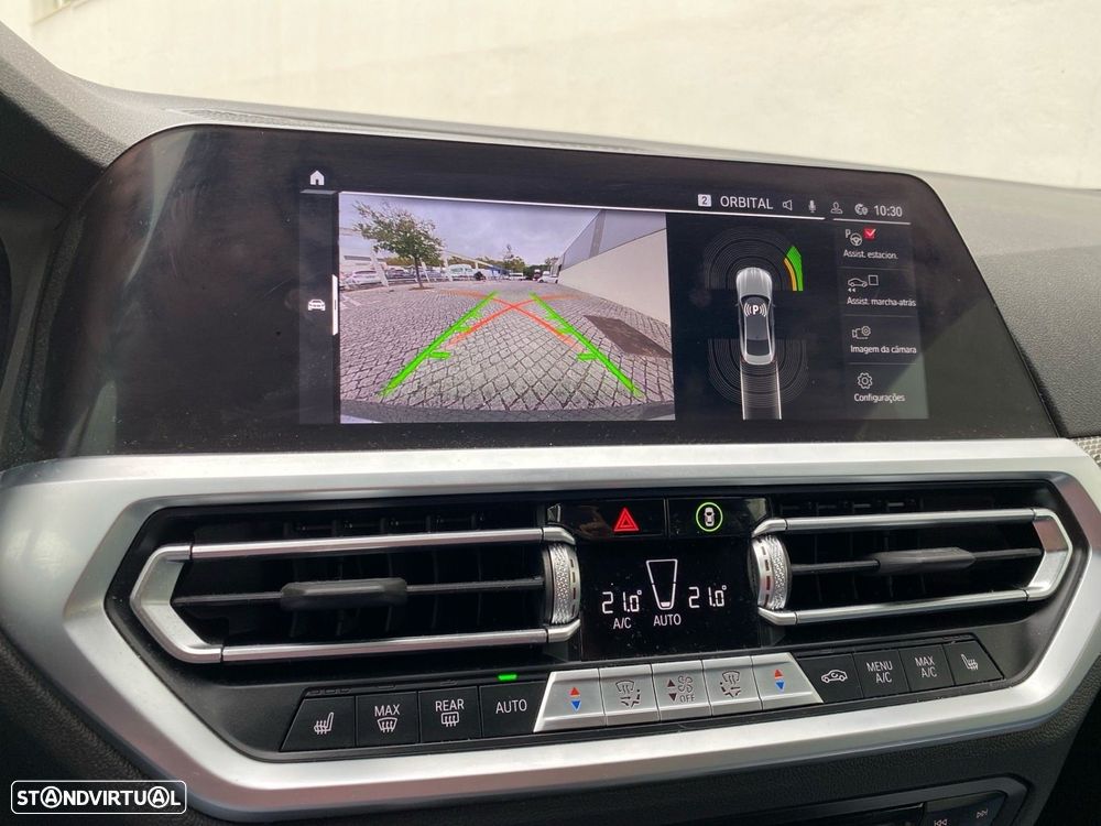 BMW M4 Competition xDrive - 9