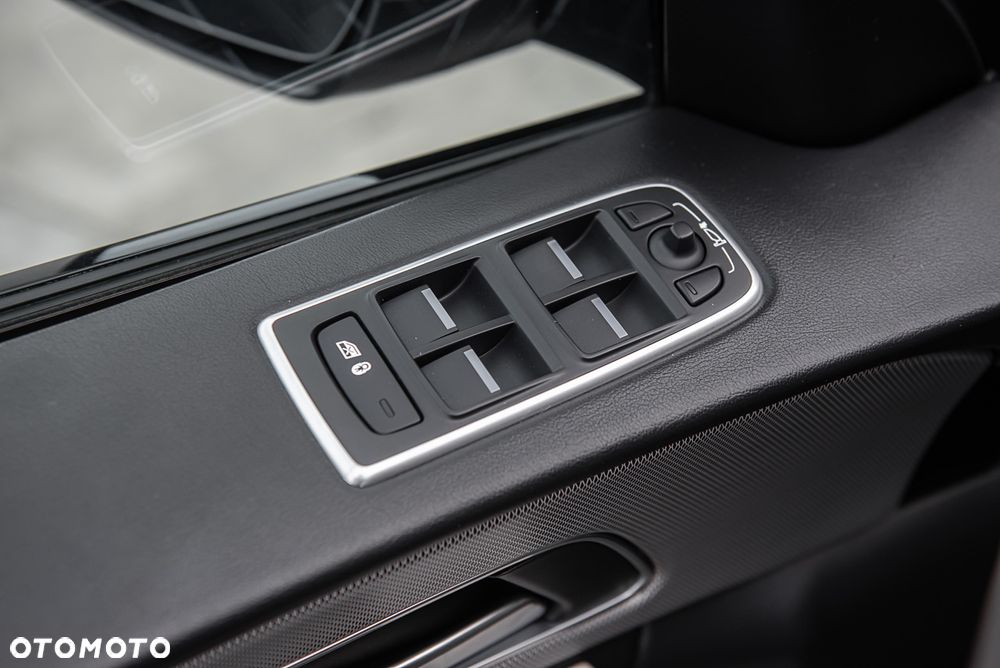 Jaguar F-Pace 5.0 V8 P550 AWD SVR - 18