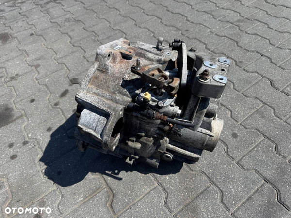 SKRZYNIA BIEGÓW 2.0 TDI KXX VW PASSAT B6 2009