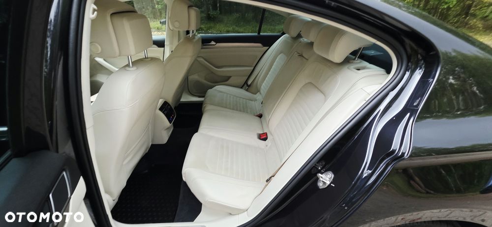 Volkswagen Passat 1.8 TSI BMT Highline DSG - 17