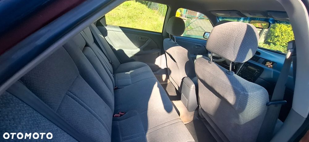 Toyota Camry - 27